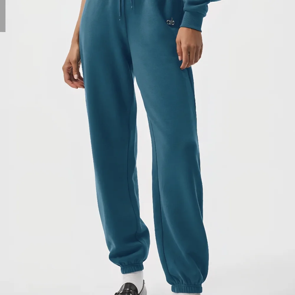 Alo Yoga Accolade Jogger in Eclipse Blue sz MEDIUM